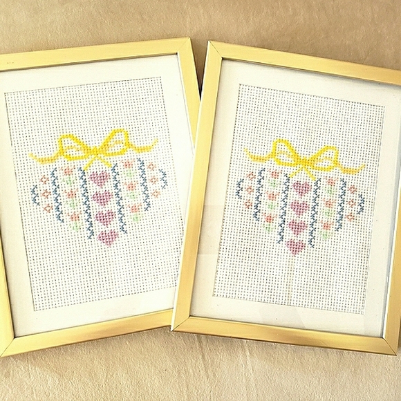 Handmade Cross Stitch Hearts Picture Frame Set NWT - Picture 1 of 2